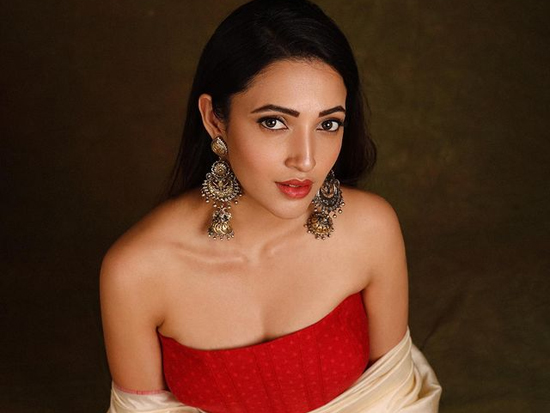Ravishing Poses Of Neha Shetty In Red